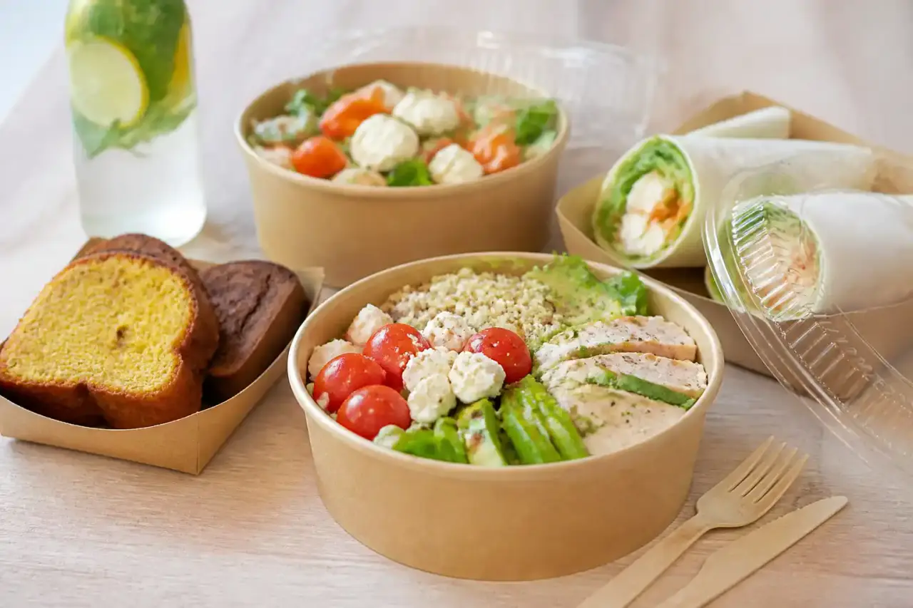 Repas froid à emporter : salades complètes, wraps et cakes pour tenir jusqu’au midi
